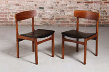 Load image into Gallery viewer, Mid Century Extending Rosewood Dining table and 4 Chairs. c1960s
