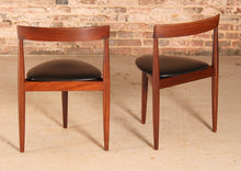 Load image into Gallery viewer, Danish Mid Century extending teak dining table and 4 chairs by Hans Olsen for Frem Röjle, circa 1960s
