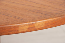 Load image into Gallery viewer, Danish Midcentury Round Teak Extending Dining Table by Gudme Mobelfabrik