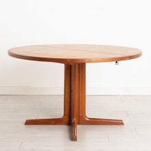 Load image into Gallery viewer, Danish Midcentury Round Teak Extending Dining Table by Gudme Mobelfabrik