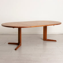 Load image into Gallery viewer, Danish Midcentury Round Teak Extending Dining Table by Gudme Mobelfabrik