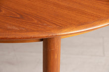 Load image into Gallery viewer, Danish Midcentury Teak Round Extending Dining Table