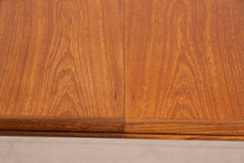 Load image into Gallery viewer, Midcentury Extending Teak Dining Table by Robert Heritage for Archie Shine