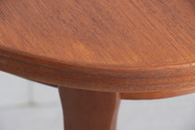 Load image into Gallery viewer, Midcentury Extending Teak Oval Dining Table by Nathan c.1960