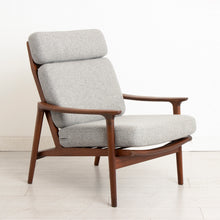 Load image into Gallery viewer, Midcentury Guy Rogers 'New Yorker' Lounge Suite, with 3 Seater Sofa Two Armchairs c.1960