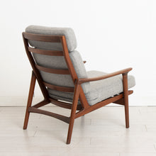 Load image into Gallery viewer, Midcentury Guy Rogers 'New Yorker' Lounge Suite, with 3 Seater Sofa Two Armchairs c.1960