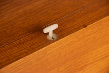 Load image into Gallery viewer, Midcentury Swedish String Shelving System by Nisse Strinning c.1960s