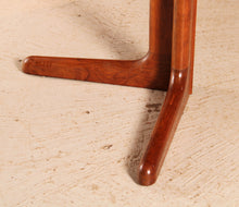 Load image into Gallery viewer, Danish Mid Century extending rosewood dining table by Skovby, circa 1970s
