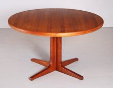 Load image into Gallery viewer, Danish Mid Century extending teak dining table by Glostrup, circa 1960s
