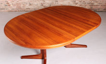 Load image into Gallery viewer, Danish Mid Century extending teak dining table by Glostrup, circa 1960s
