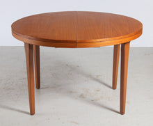 Load image into Gallery viewer, Midcentury Round Extending Dining Table in Teak c.1970s
