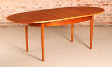 Load image into Gallery viewer, Mid Century extending teak dining table by Jentique, circa 1960s
