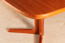 Load image into Gallery viewer, Danish Mid Century extending teak dining table by Skovby, circa 1970s
