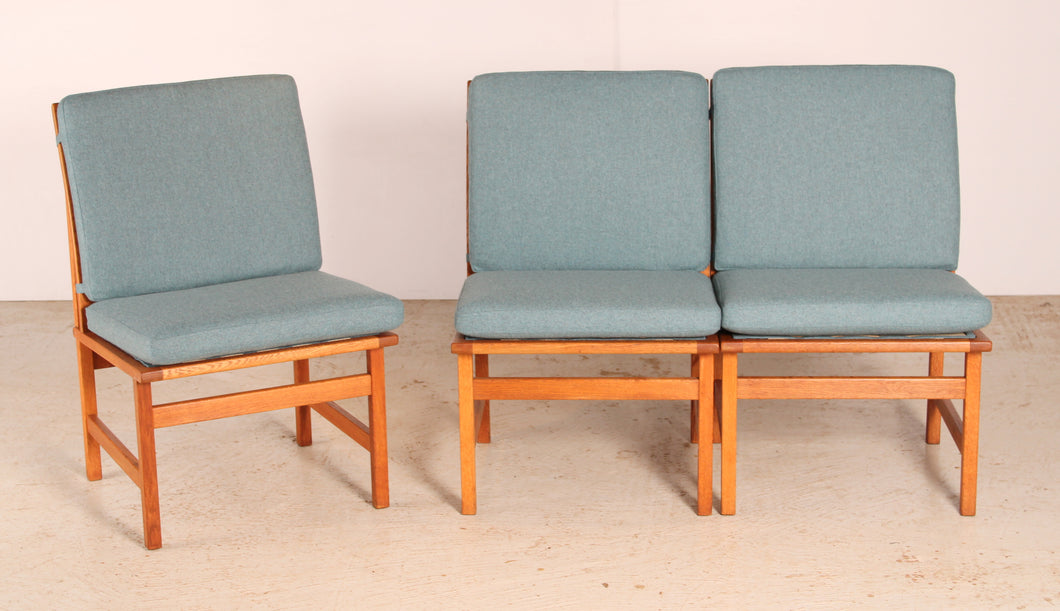 Set of 3 Danish Mid Century model 3232 oak lounge chairs by Borge Mogensen for Fredericia Stolefabrik, circa 1960s