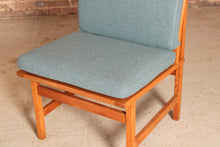 Load image into Gallery viewer, Set of 3 Danish Mid Century model 3232 oak lounge chairs by Borge Mogensen for Fredericia Stolefabrik, circa 1960s
