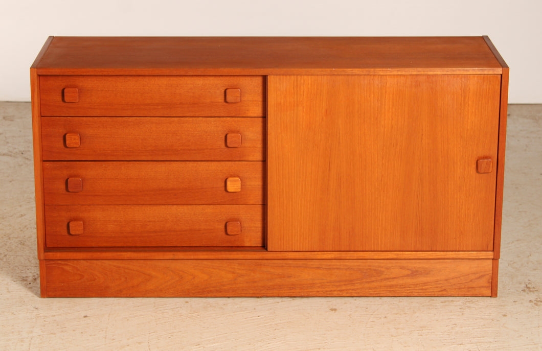 Danish Mid Century teak sideboard by Domino Mobler, circa 1970s