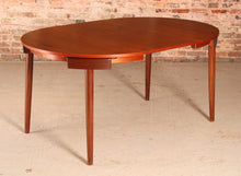 Load image into Gallery viewer, Danish Mid Century extending teak dining table and 4 chairs by Hans Olsen for Frem Röjle, circa 1960s
