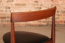 Load image into Gallery viewer, Danish Mid Century extending teak dining table and 4 chairs by Hans Olsen for Frem Röjle, circa 1960s
