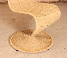 Load image into Gallery viewer, Italian mid century banana leaf rope 'S' chair by Marzio Cecchi, circa 1970s
