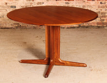 Load image into Gallery viewer, Danish Mid Century extending rosewood dining table by Dyrlund, circa 1970s
