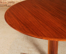 Load image into Gallery viewer, Danish Mid Century extending rosewood dining table by Dyrlund, circa 1970s
