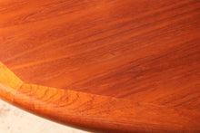 Load image into Gallery viewer, Danish Mid Century teak extending round dining table by Edvard Valentinsen, circa 1960s.
