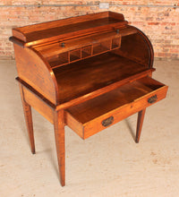 Load image into Gallery viewer, Vintage oak rolltop desk / bureau, early 20th Century
