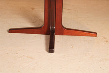 Load image into Gallery viewer, Danish Mid Century extending rosewood dining table, circa 1970s

