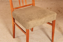 Load image into Gallery viewer, Mid Century mahogany dining table and set of 4 chairs by Gordon Russell, circa 1960s
