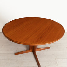 Load image into Gallery viewer, Danish Midcentury Extending Dining Table in Teak by Gudme Mobelfabrik c.1965
