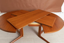 Load image into Gallery viewer, Danish Midcentury Extending Dining Table in Teak by Gudme Mobelfabrik c.1965
