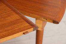Load image into Gallery viewer, Danish Midcentury Teak Round Extending Dining Table
