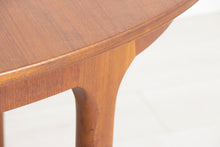 Load image into Gallery viewer, Midcentury Extending Teak Dining Table by McIntosh c.1960s
