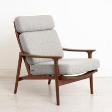 Load image into Gallery viewer, Midcentury Guy Rogers &#39;New Yorker&#39; Lounge Suite, with 3 Seater Sofa Two Armchairs c.1960
