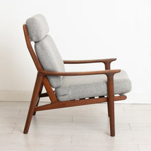 Load image into Gallery viewer, Midcentury Guy Rogers &#39;New Yorker&#39; Lounge Suite, with 3 Seater Sofa Two Armchairs c.1960
