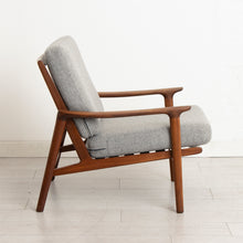 Load image into Gallery viewer, Midcentury Guy Rogers &#39;New Yorker&#39; Lounge Suite, with 3 Seater Sofa Two Armchairs c.1960
