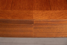 Load image into Gallery viewer, Midcentury Teak Oval Dining Table by Nathan c.1975
