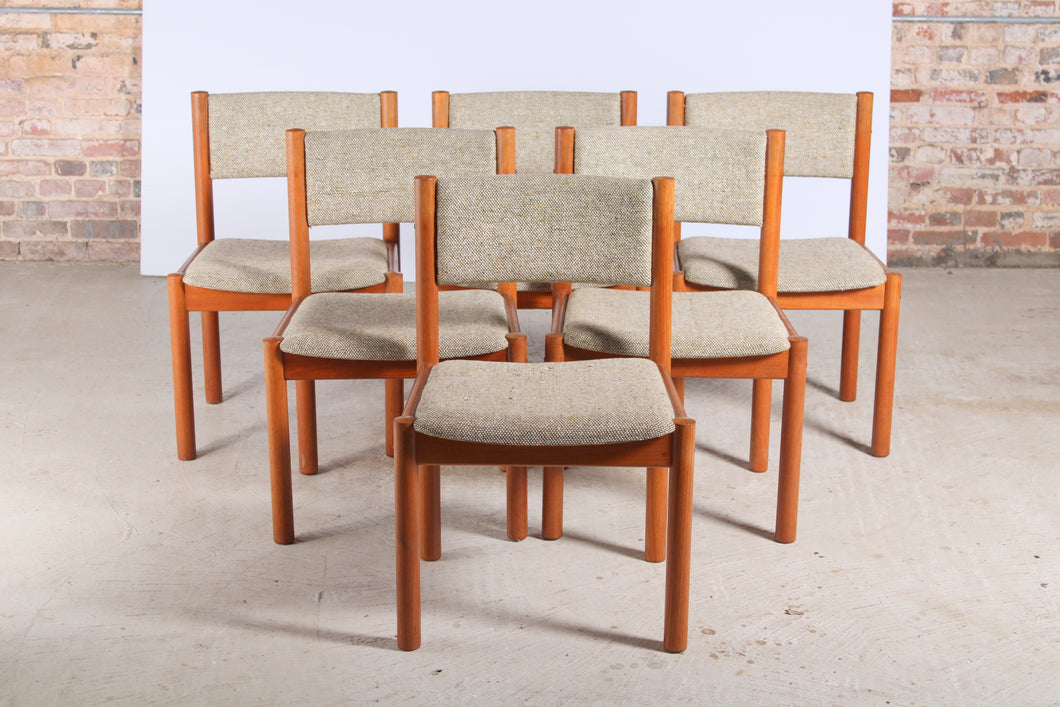 Set of 6 Danish Mid Century teak dining chairs.