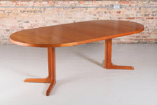 Load image into Gallery viewer, Danish Mid Century extending teak dining table, circa 1970s.
