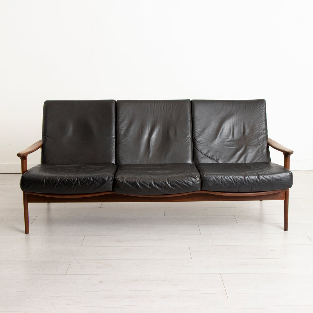 Midcentury 'New Yorker' Sofa by Guy Rogers, England c.1960