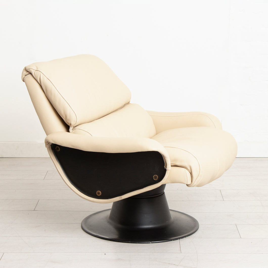 Midcentury 'Saturnus' Swivel Armchair in Leather by Yrjö Kukkapuro for Haimi, Finland c.1960